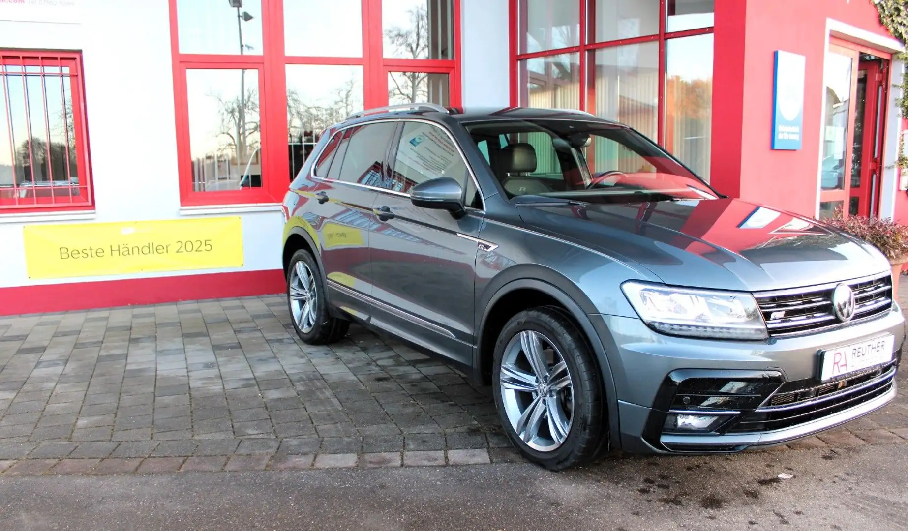 Volkswagen Tiguan Highline 2,0 TSI*ALLRAD*R-LINE*19"TOP Grau - 1