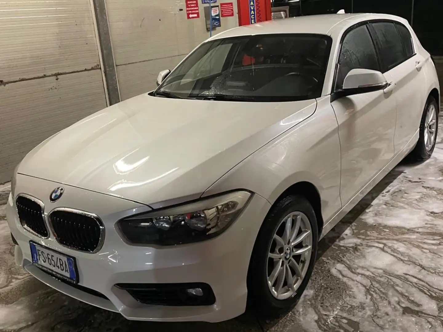 BMW 114 114d 5p Advantage bijela - 1