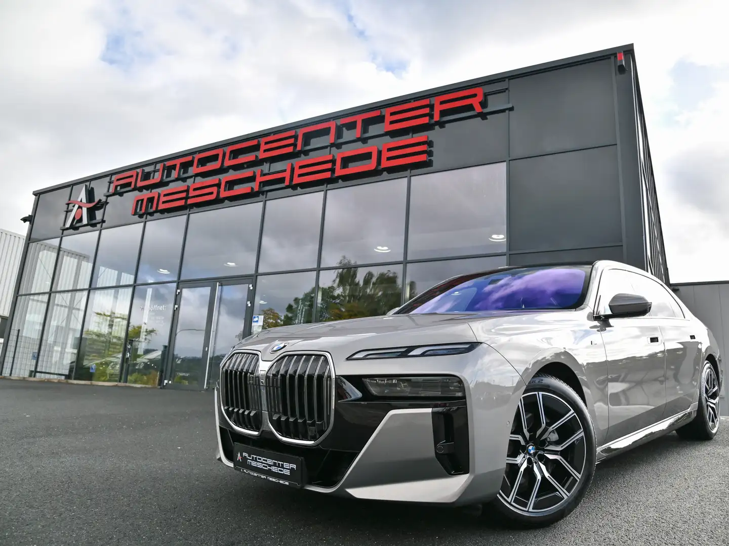 BMW 740 xDrive M Sport Pano Sky Lounge* Standheiz.* Gris - 1