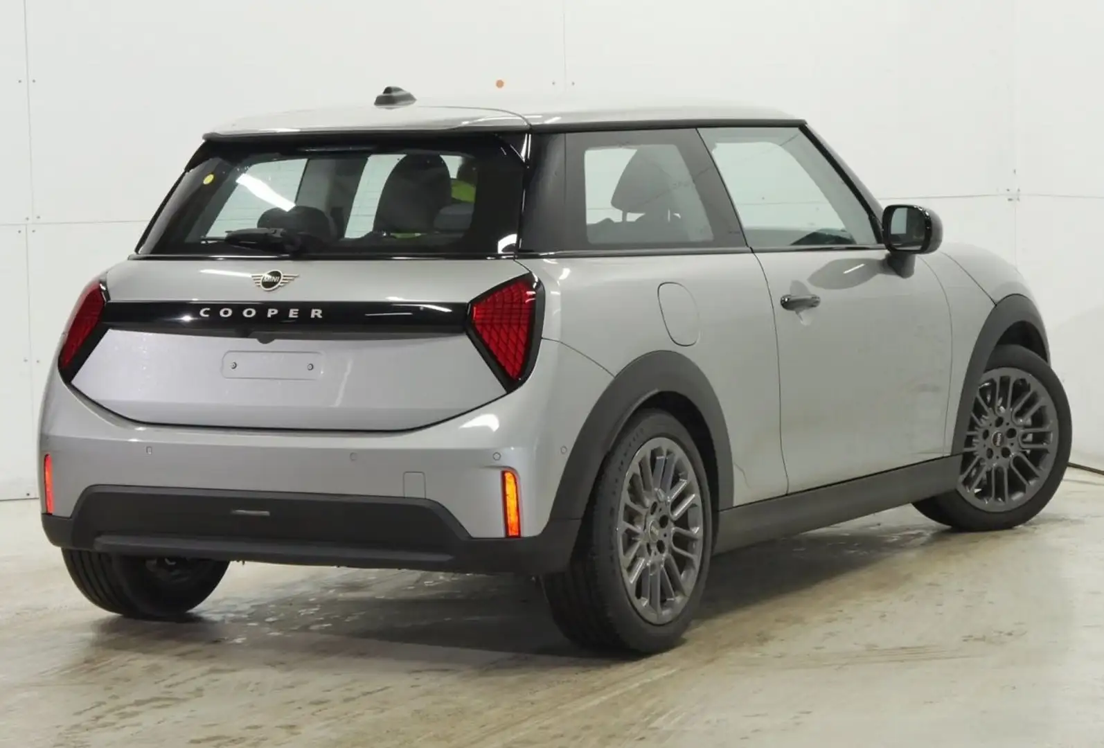 MINI Cooper C 1,5 Steptronic Classic Trim Silber - 2