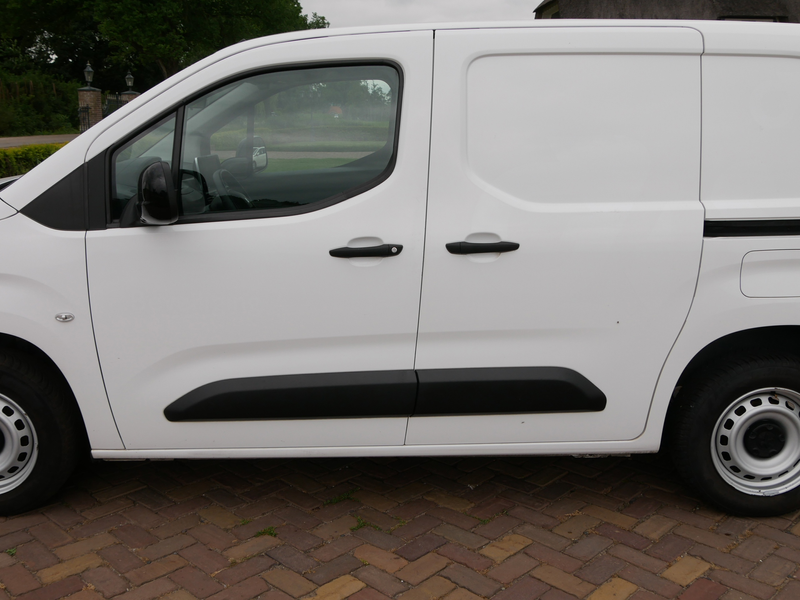 Peugeot Partner 1.5 BlueHDI Premium 73kW 2022!! AC ** 6999 EX BTW — photo 11