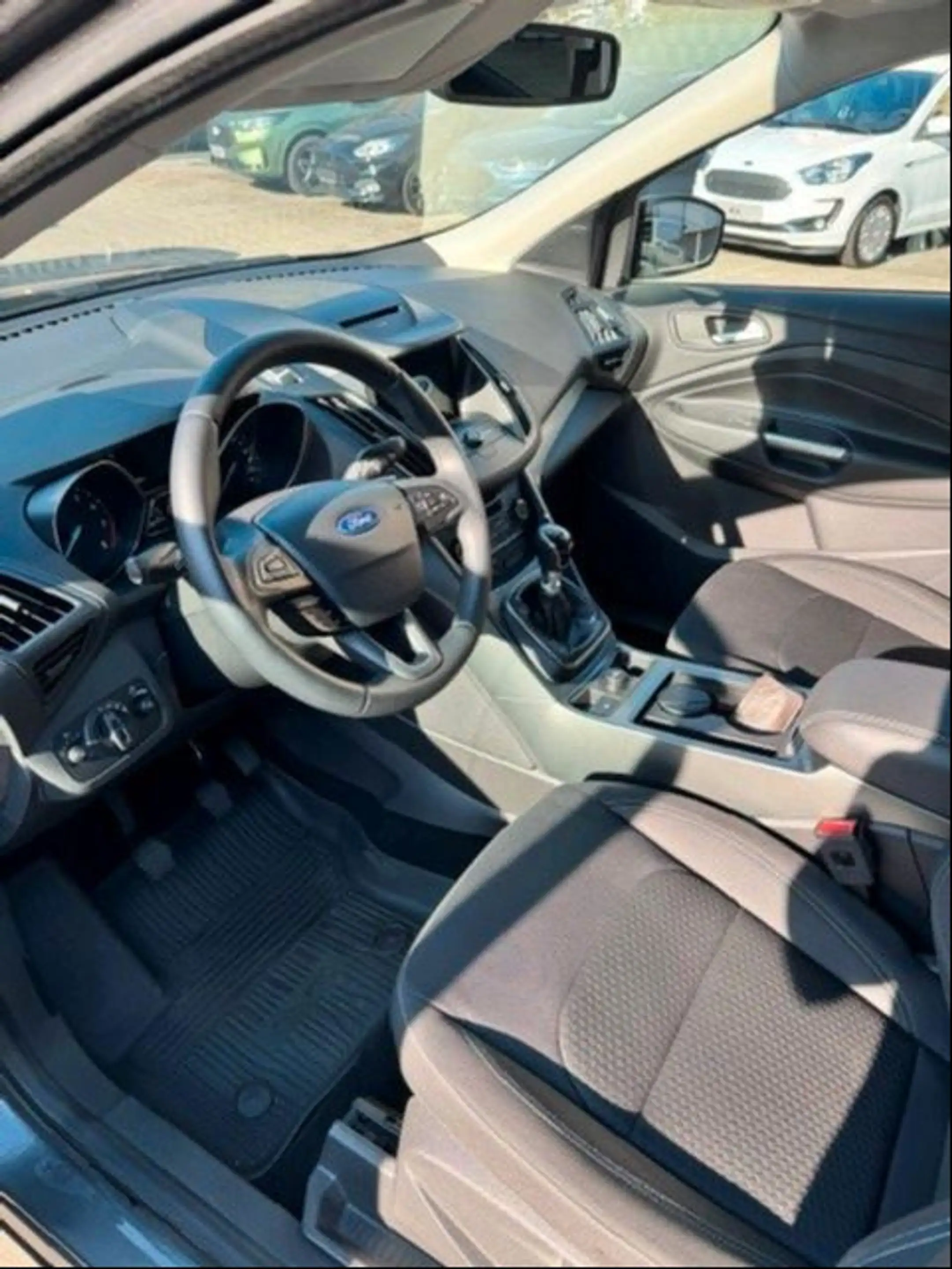 Ford Kuga Cool & Connect — photo 11