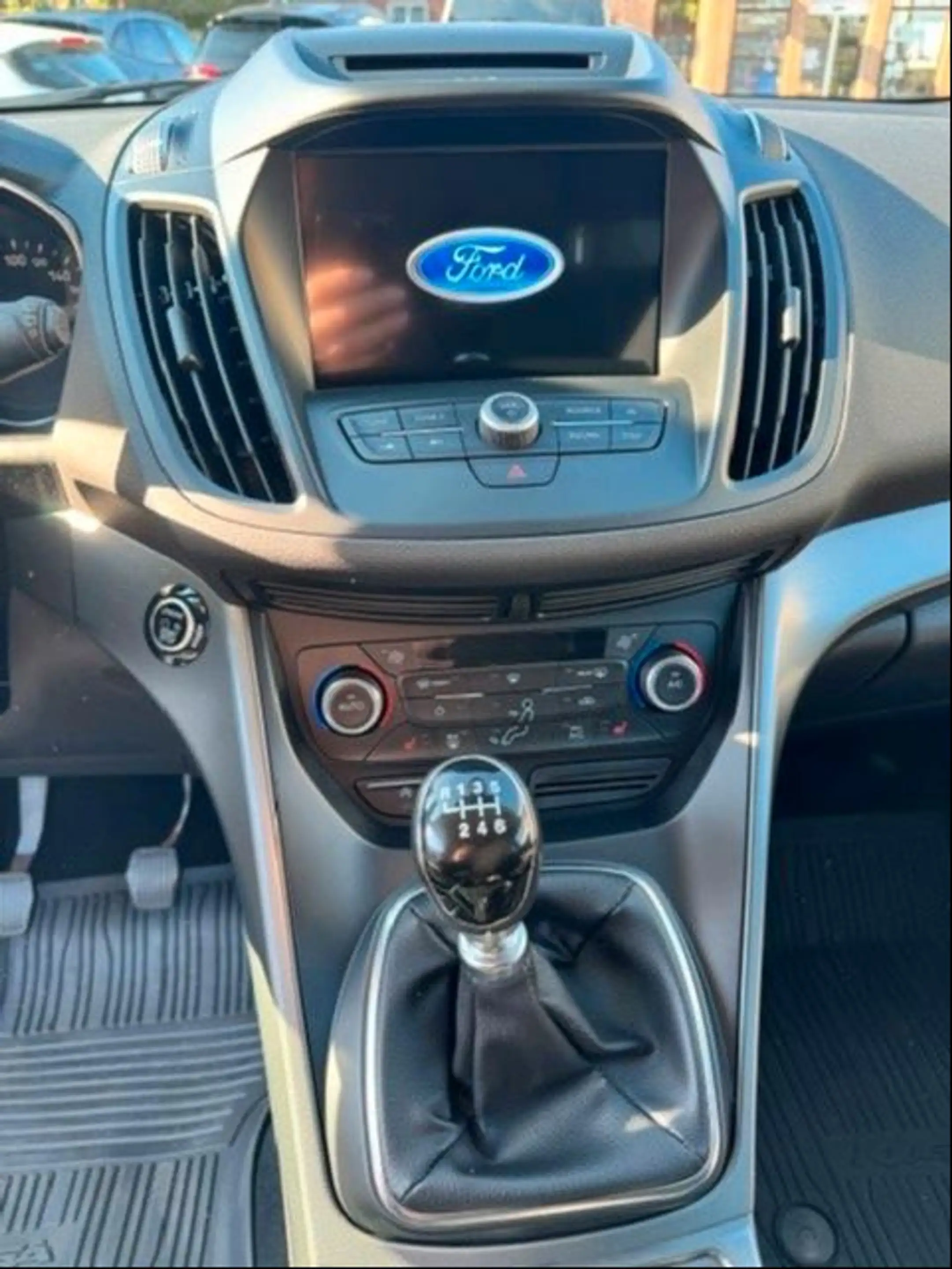 Ford Kuga Cool & Connect — photo 13