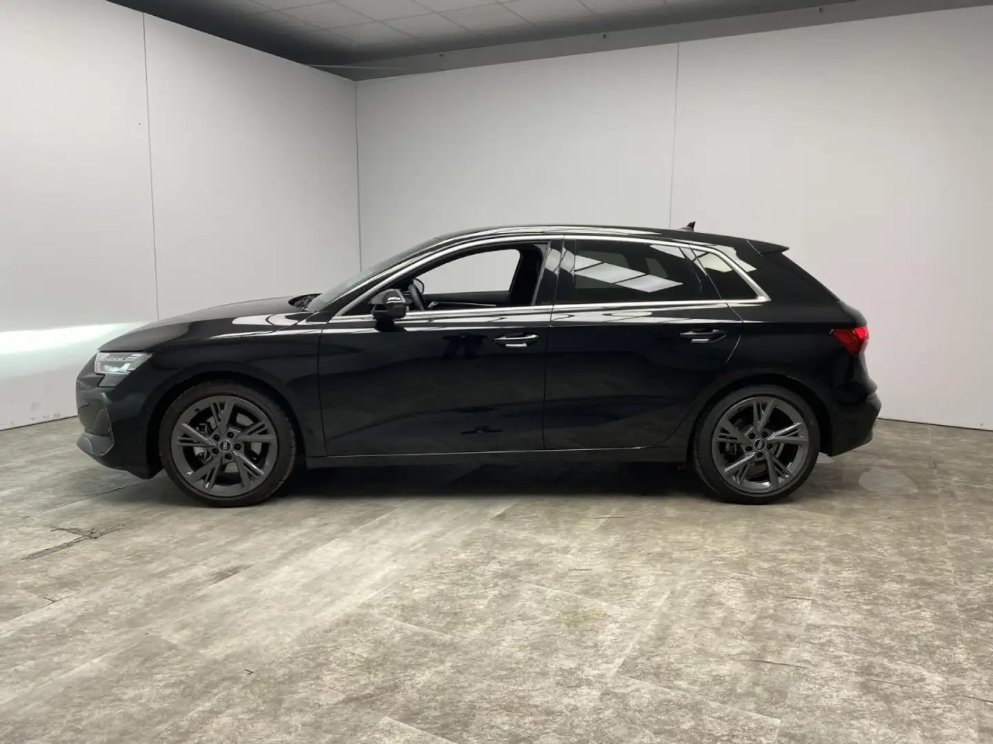 Audi A3 Sportback 35 TFSI S-tronic Klima Navi Noir - 2