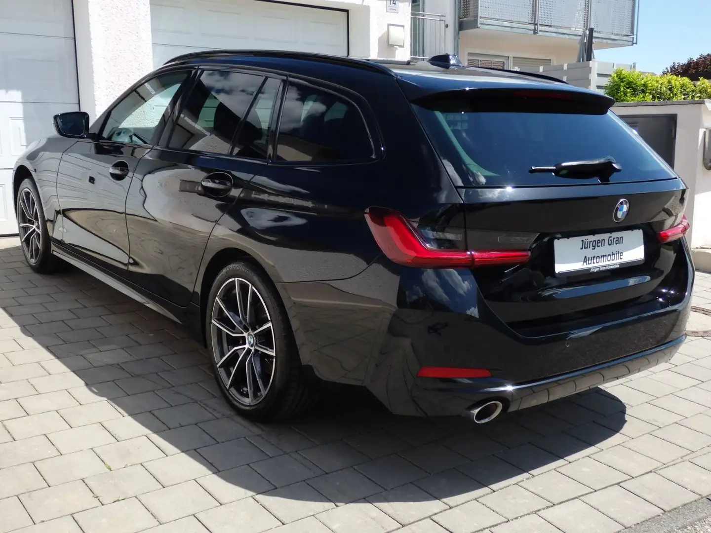 BMW 318 i Touring Aut 18"Alu Driv.Ass Widescreen Navi Noir - 2