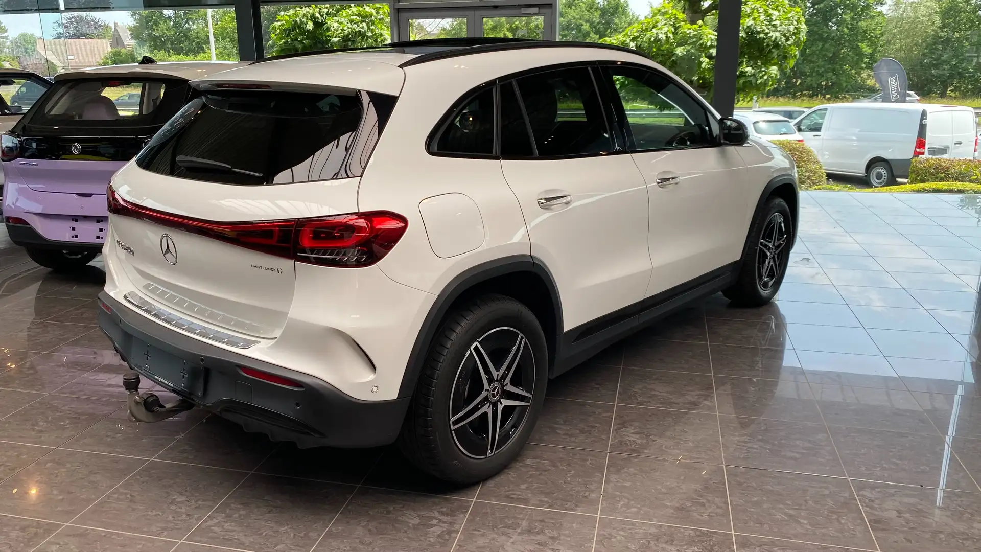 Mercedes-Benz EQA 250 AMG Line Wit - 2