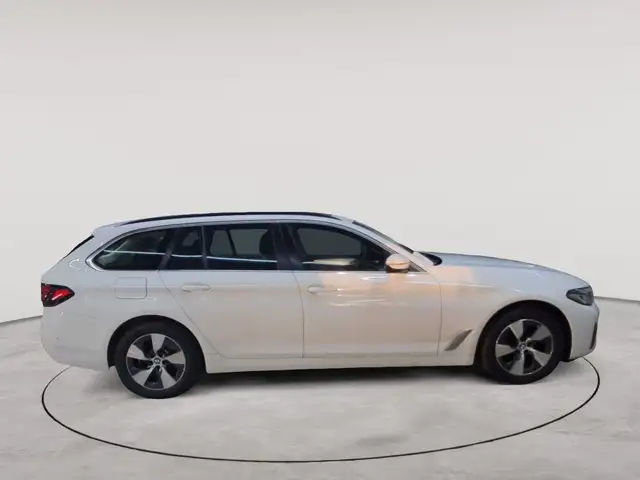 BMW 5 Series view 3