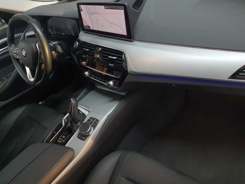 BMW 520 520d xDrive Touring Aut. HuD AHK Pano — photo 9