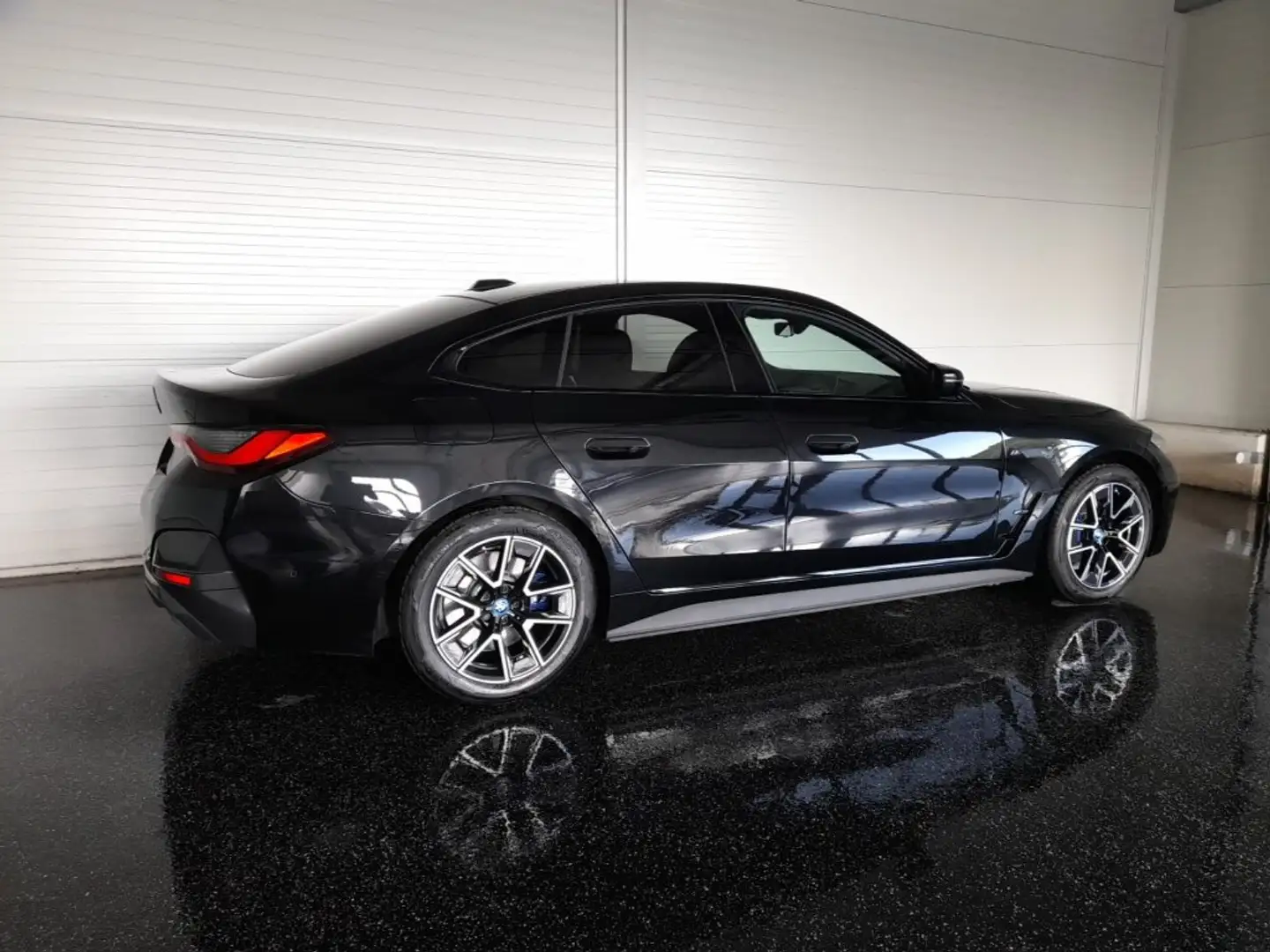 BMW i4 GC M-SPORT eDrive35 Aut. *VOLL LED / NAVI / WIDESCREEN DISPLAY / KAMERA / TEILLEDER & MEMORY / SOUND-SYSTEM / 3-ZONEN-KLI Schwarz - 2