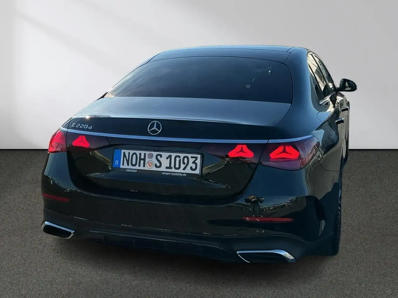 Mercedes-Benz E 220 d AMG Edition Night Panorama Burmester AHK 4