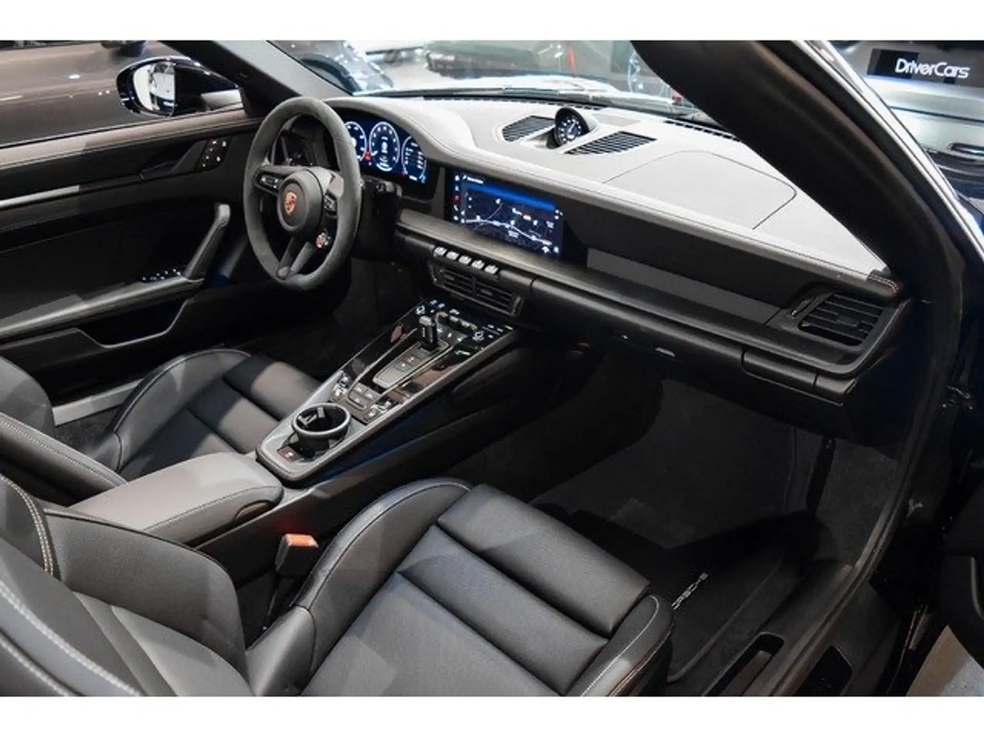 포르쉐 911 Carrera GTS Cabriolet 2026 검정 사진 6