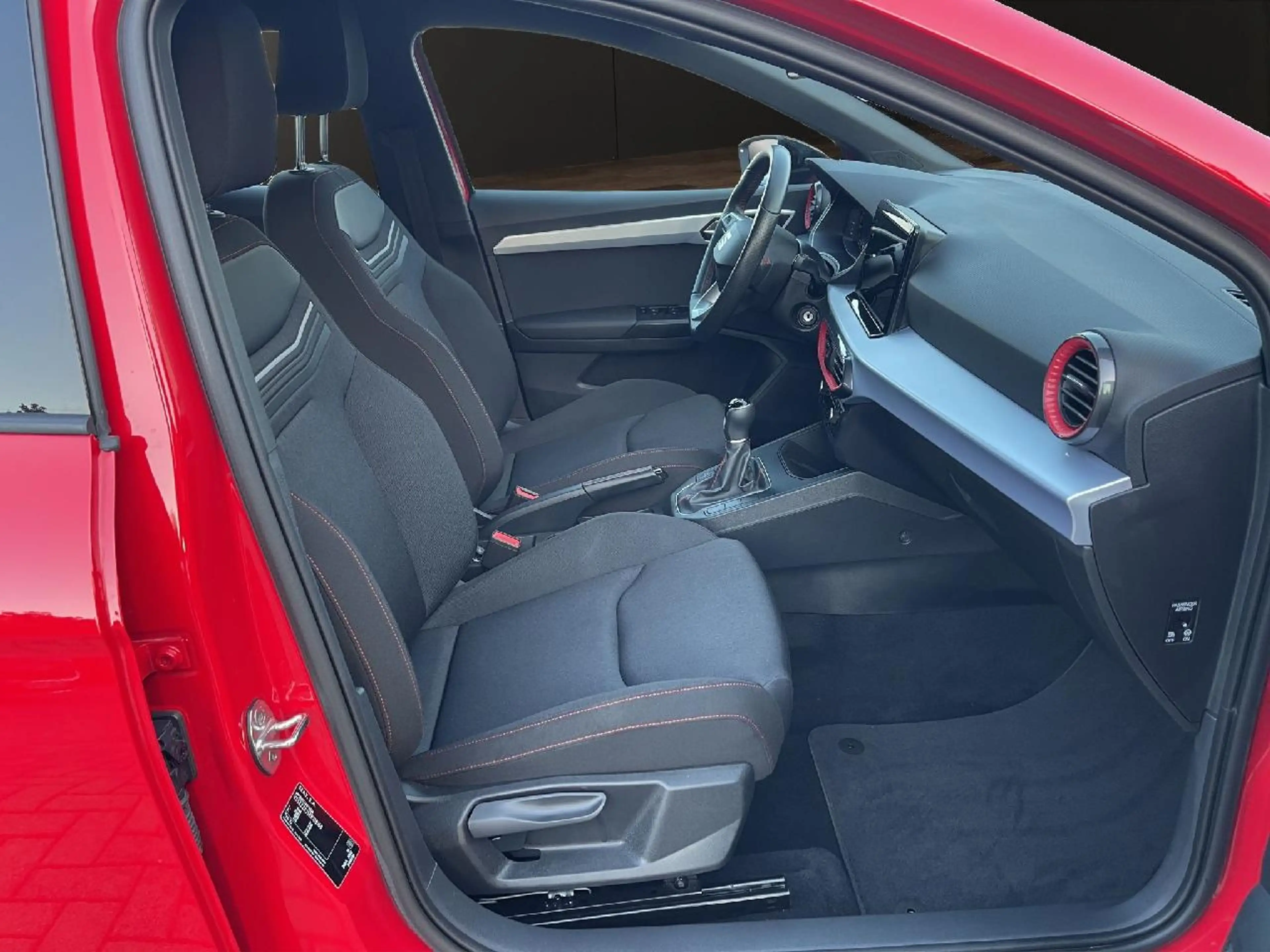 SEAT Ibiza FR*PRO*KlimaComfort*LM*PDC*NAVI* — photo 13