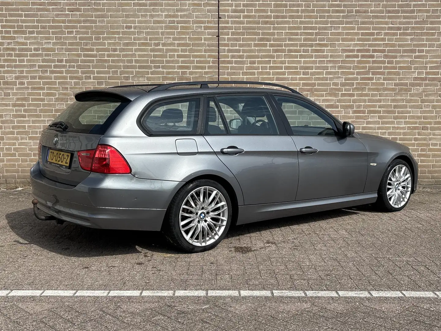 BMW 318 3-serie Touring 318i | Climate | PDC | Stoelverwar Szary - 2