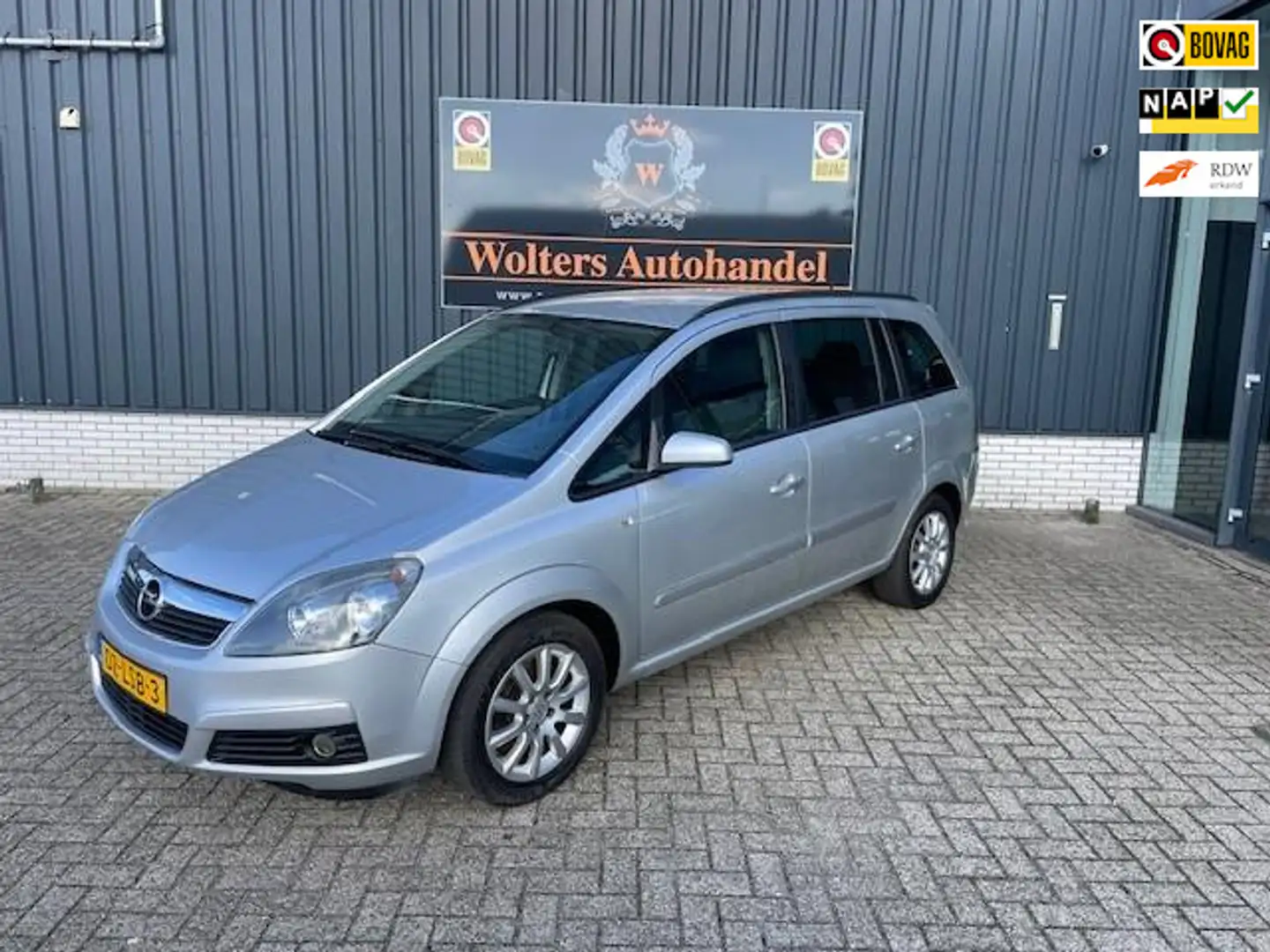 Opel Zafira 1.6 Temptation Grau - 1