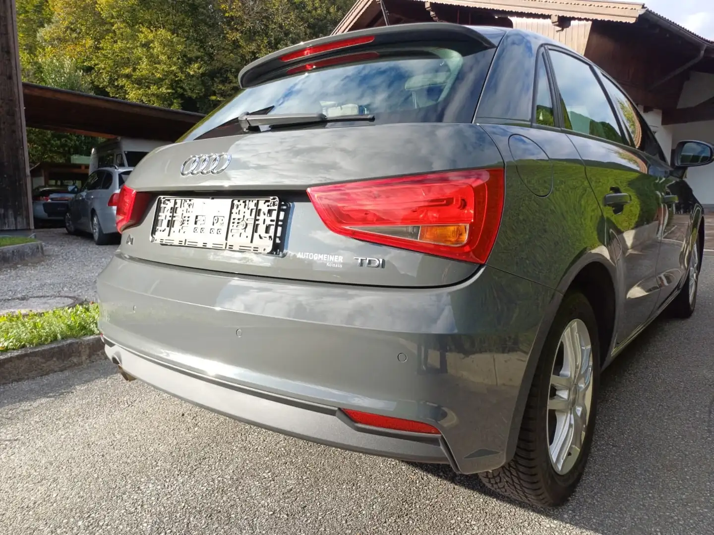Audi A1 A1 SB 1,4 TDI Sport Sport Grau - 2