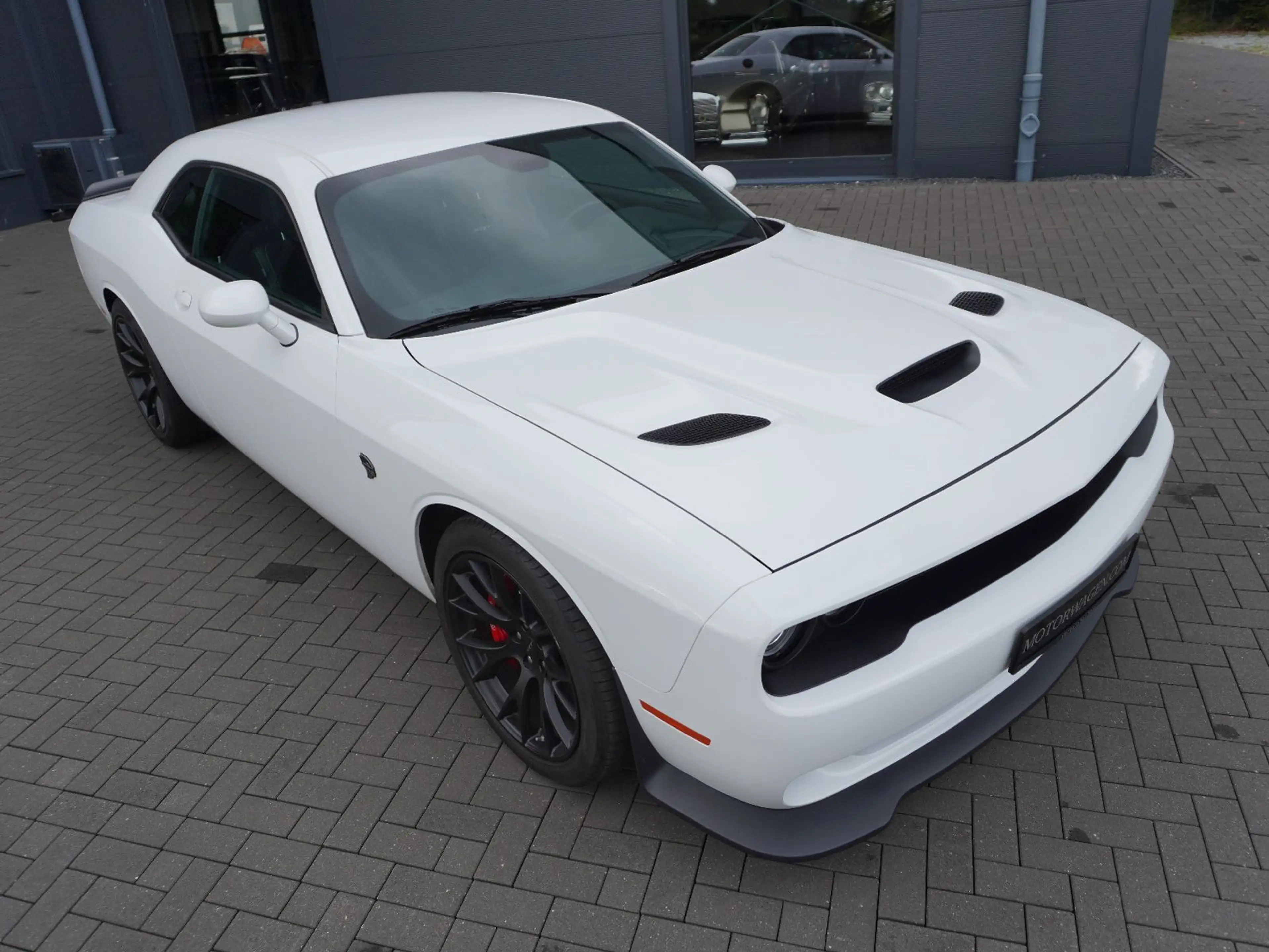 Dodge Challenger *SRT HELLCAT* — photo 11