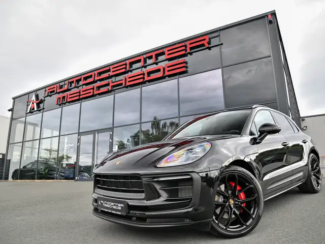 2022 Porsche Macan in Black for sale