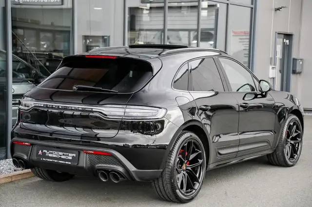 Porsche Macan view 4