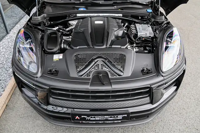 Porsche Macan view 7