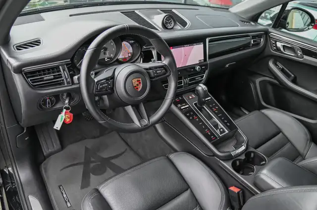 Porsche Macan view 9