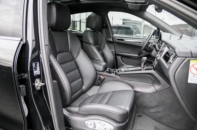 Porsche Macan view 12