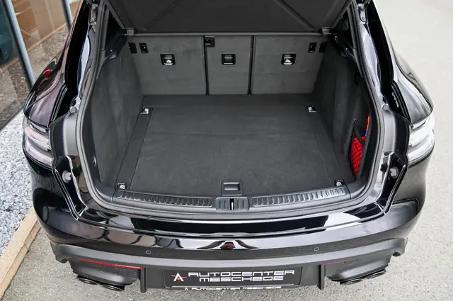 Porsche Macan view 8