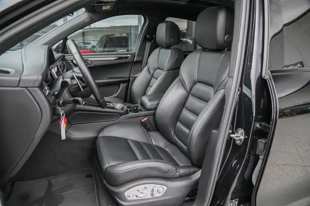 Porsche Macan view 13