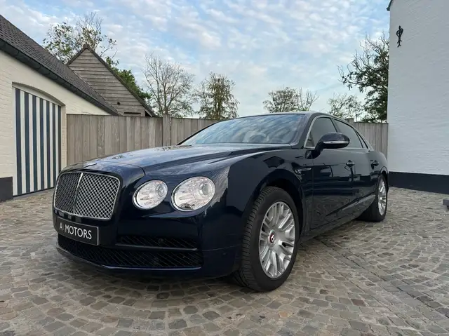 Bentley Flying Spur 4.0 BiTurbo V8 - Beige/Brown Leather / Pano / Limousine / CarPlay / Zetelkoeling