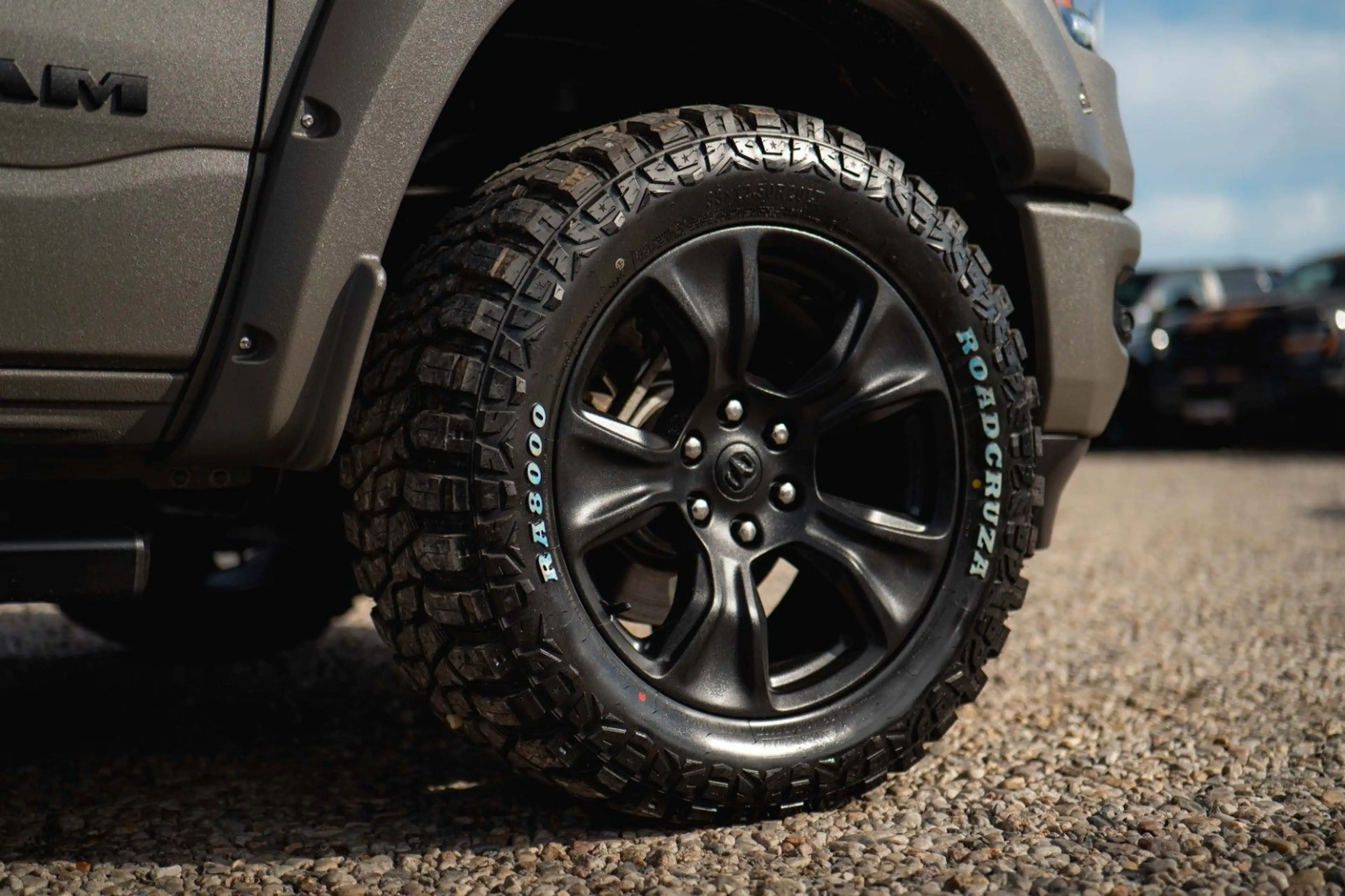 Dodge RAM 5.7 V8 HEMI 4x4 OFFROAD Night LARAMIE RAPTOR — photo 5