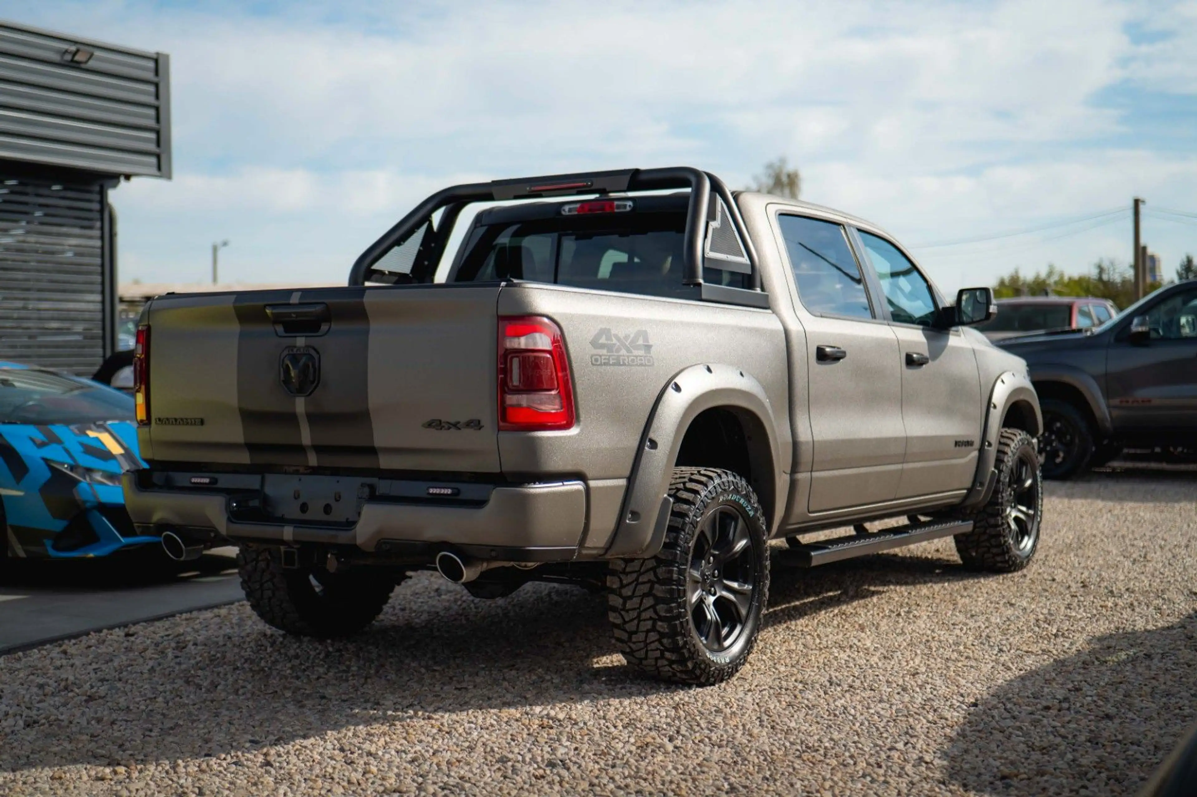 Dodge RAM 5.7 V8 HEMI 4x4 OFFROAD Night LARAMIE RAPTOR — photo 6