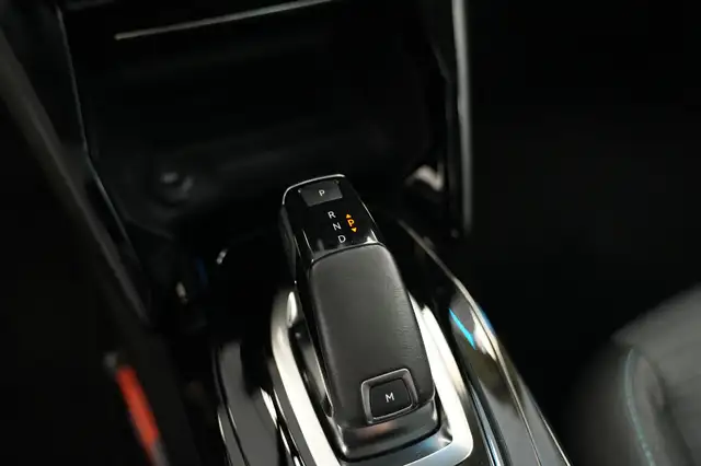 Peugeot 208 view 13