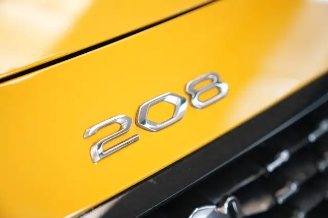 Peugeot 208 view 15