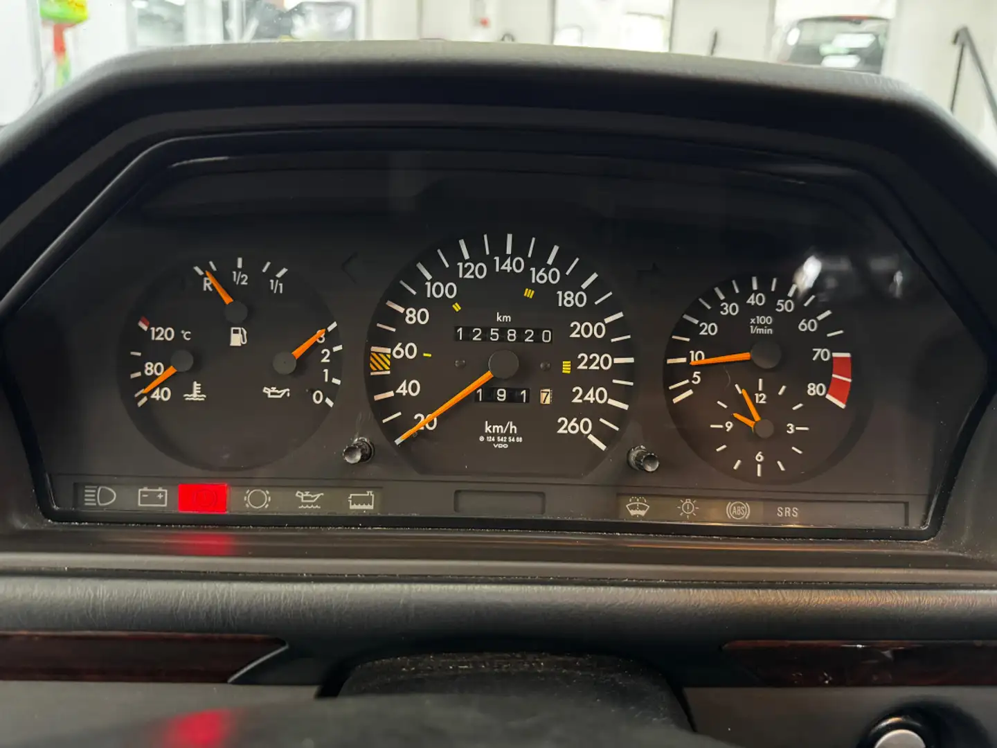 Mercedes-Benz E 300 300 CE 24 - 2