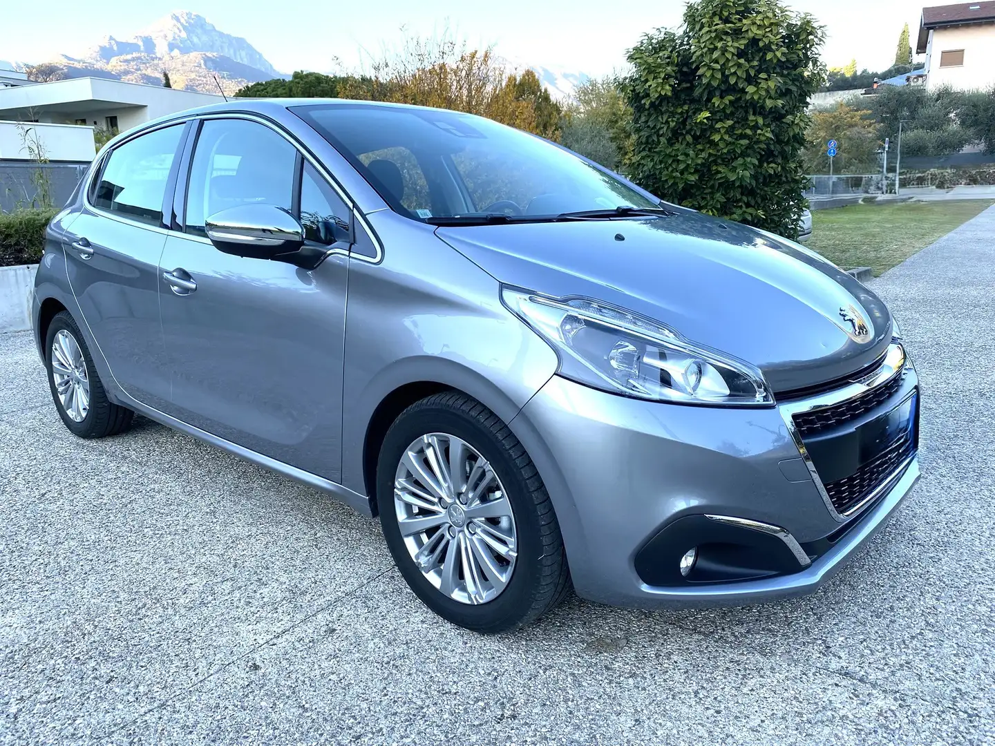 Peugeot 208 5p 1.2 puretech Allure - SEMBRA NUOVA !!! Argento - 2