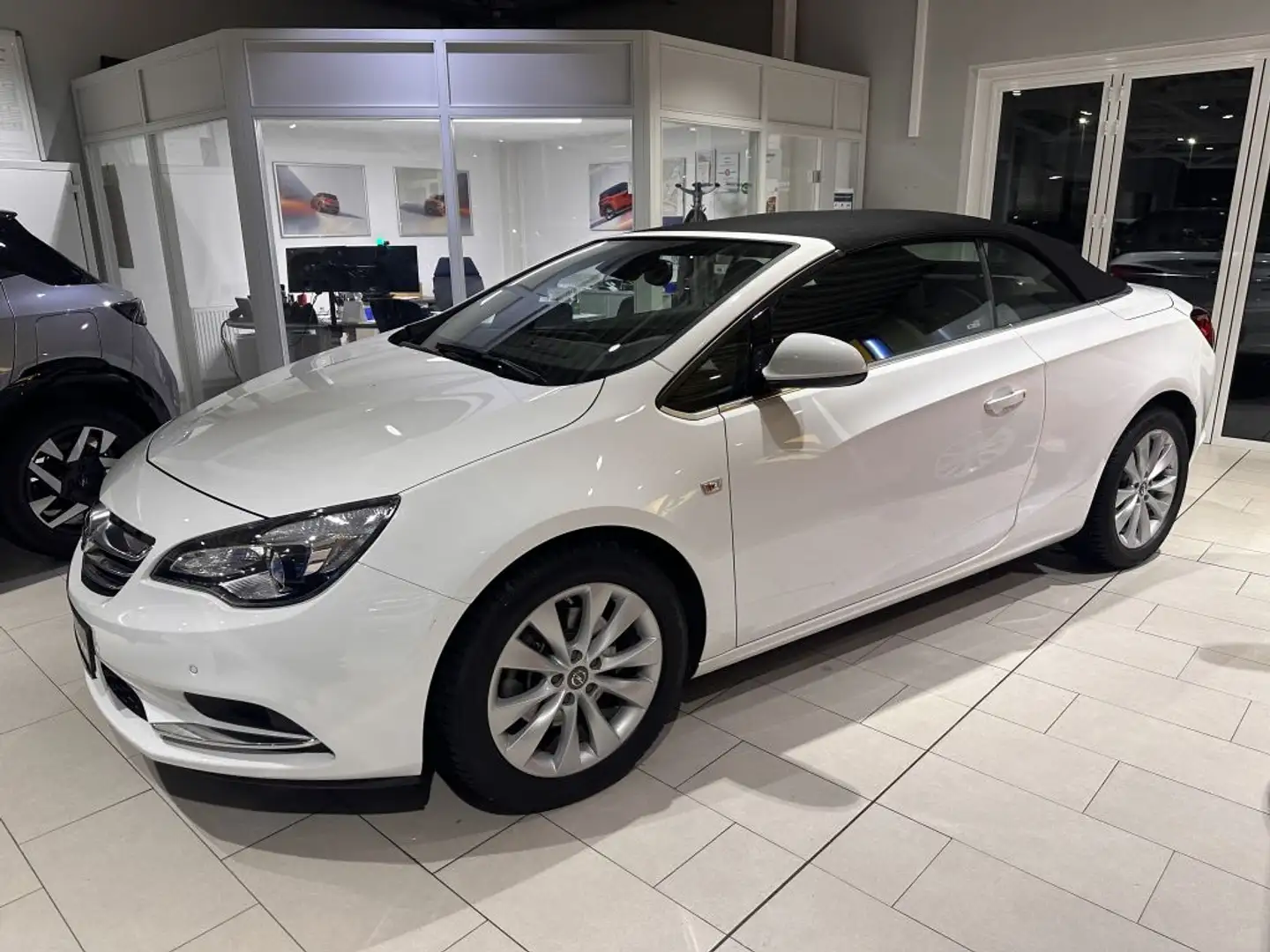 Opel Cascada Edition +RFK+NAVI+WINTERPAKET+ Weiß - 1