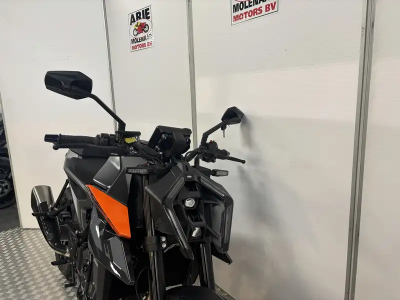 KTM 990 Duke - foto 3