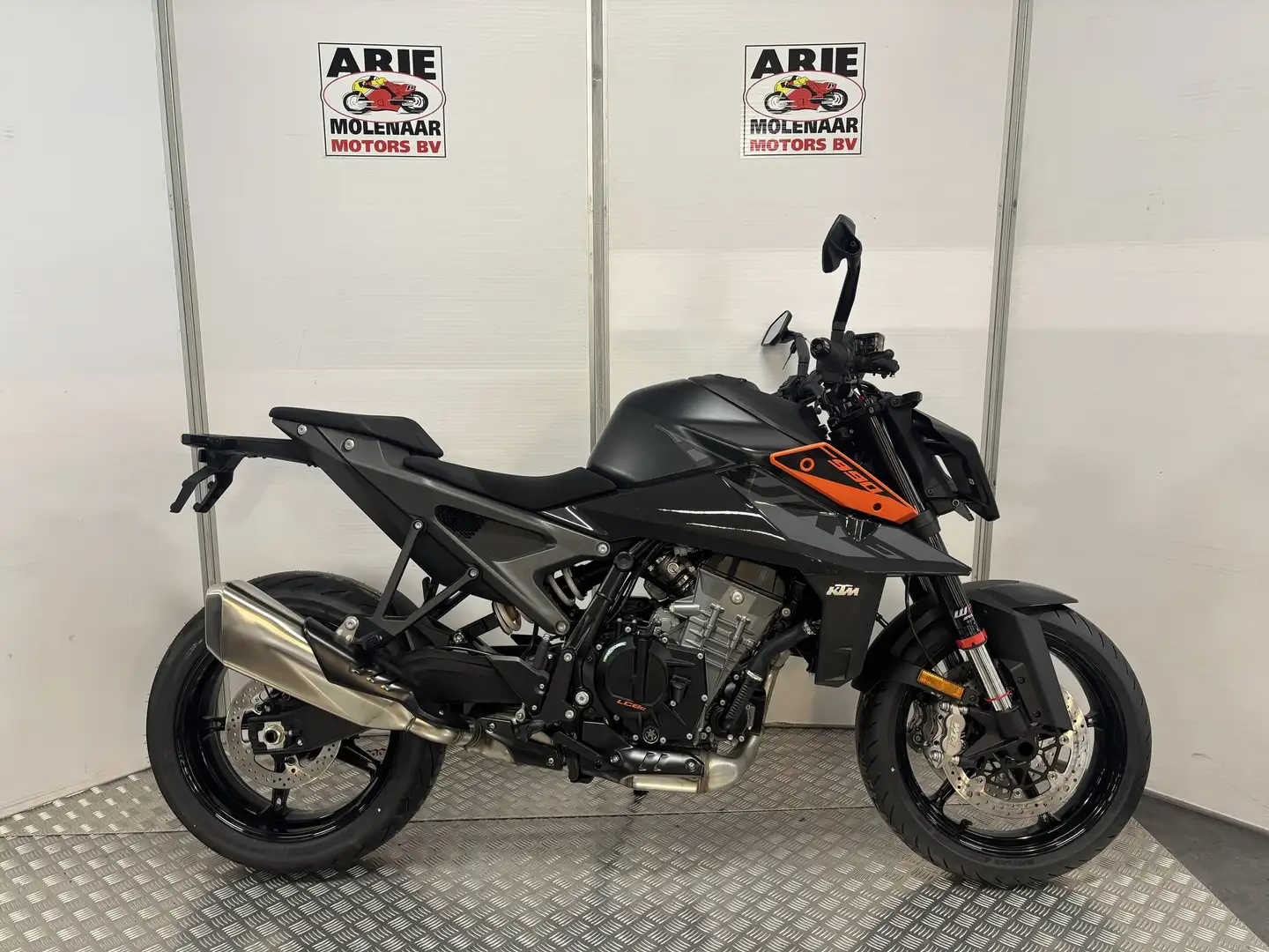 KTM 990 Duke Zwart - 1