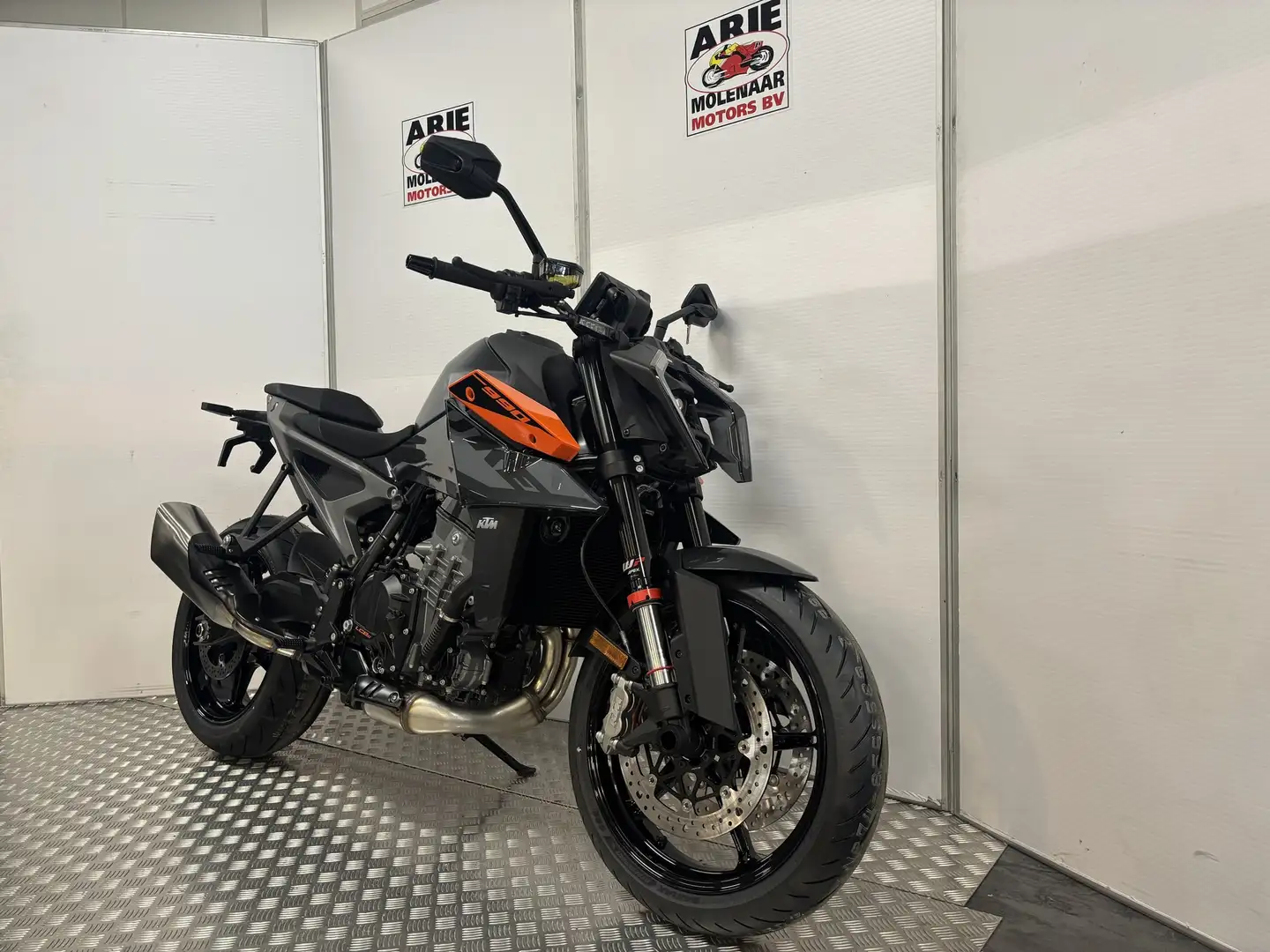 KTM 990 Duke Zwart - 2