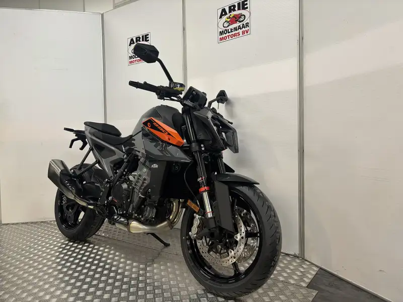 KTM 990 Duke - foto 2