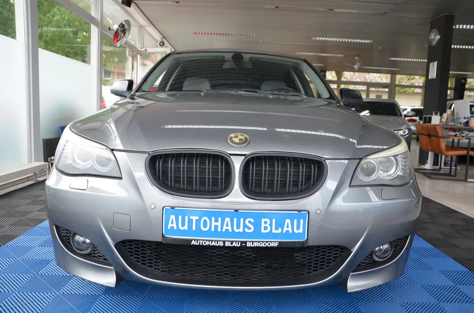 BMW 520 i Lim. *FACELIFT*NAVI*XENON*18"LM"*TÜV 5-27* Grau - 2