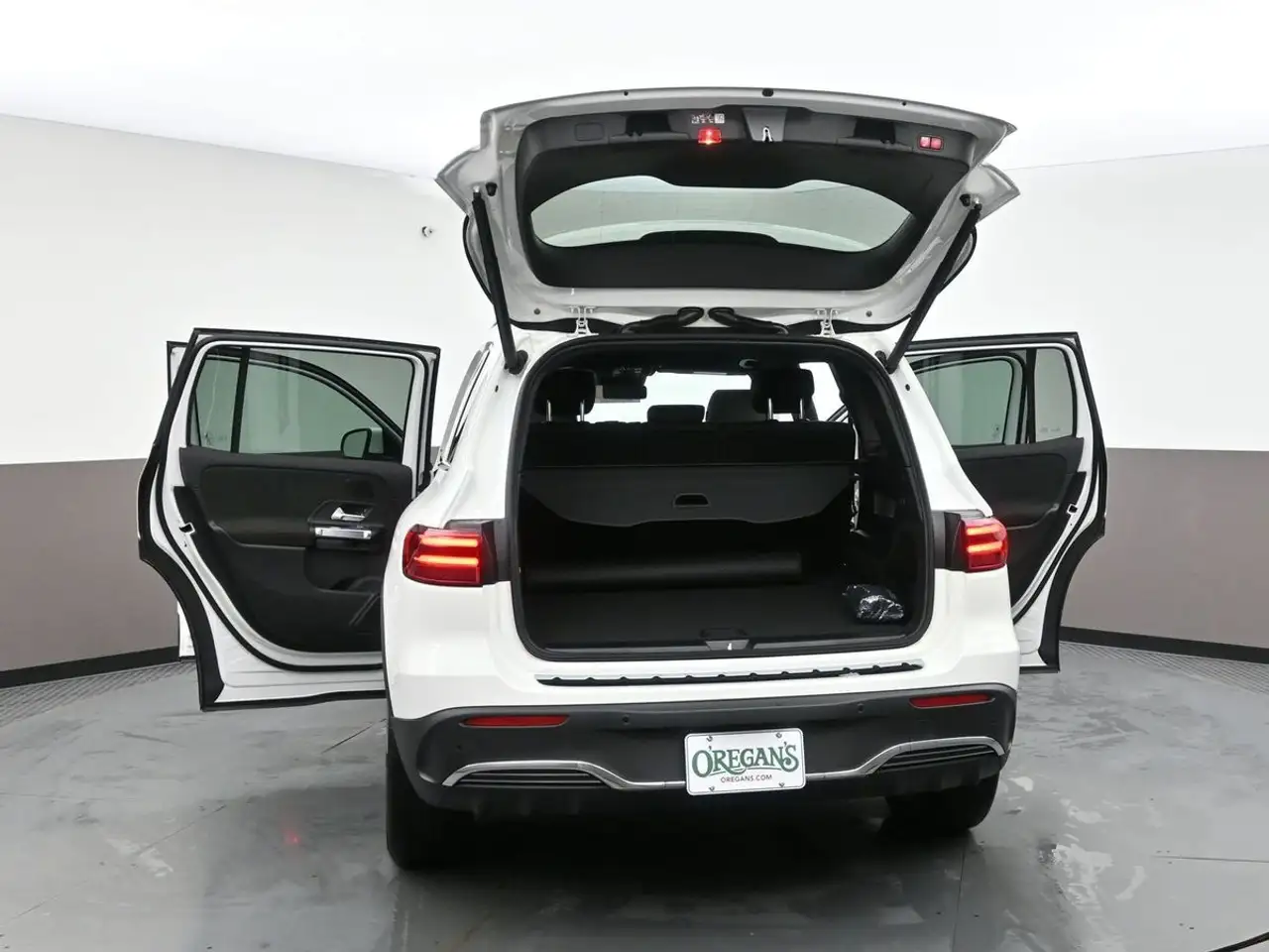 Mercedes-Benz EQB снимка Mercedes-Benz EQB