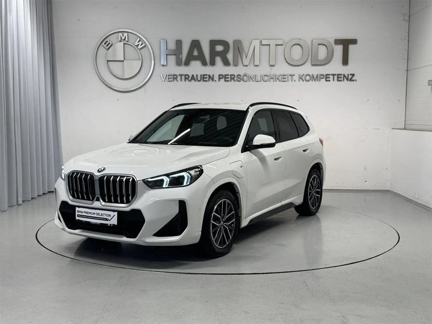 BMW X1 xDrive30e Weiß - 1