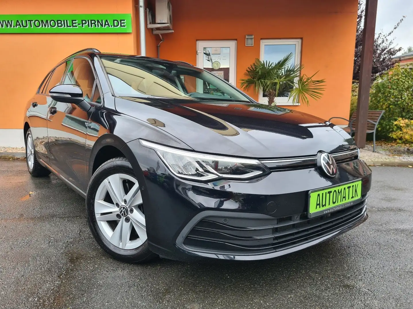 Volkswagen Golf 8 Variant 2.0TDI DSG-AT NAVI/LED/ACC/AHK Zwart - 1