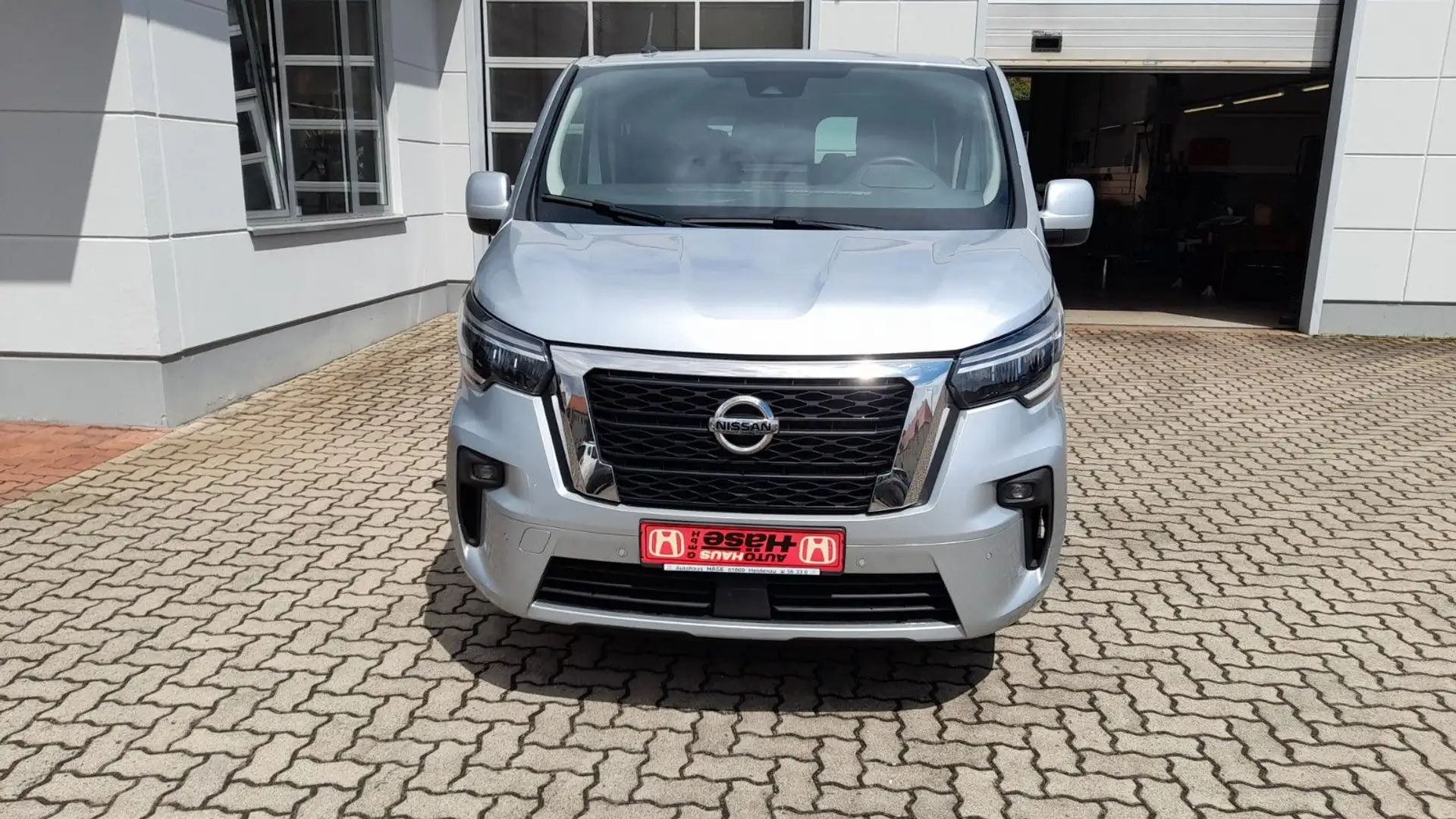 Nissan Primastar Tekna 9 Sitzer LED NAVI SHZ L1H1 Plateado - 2