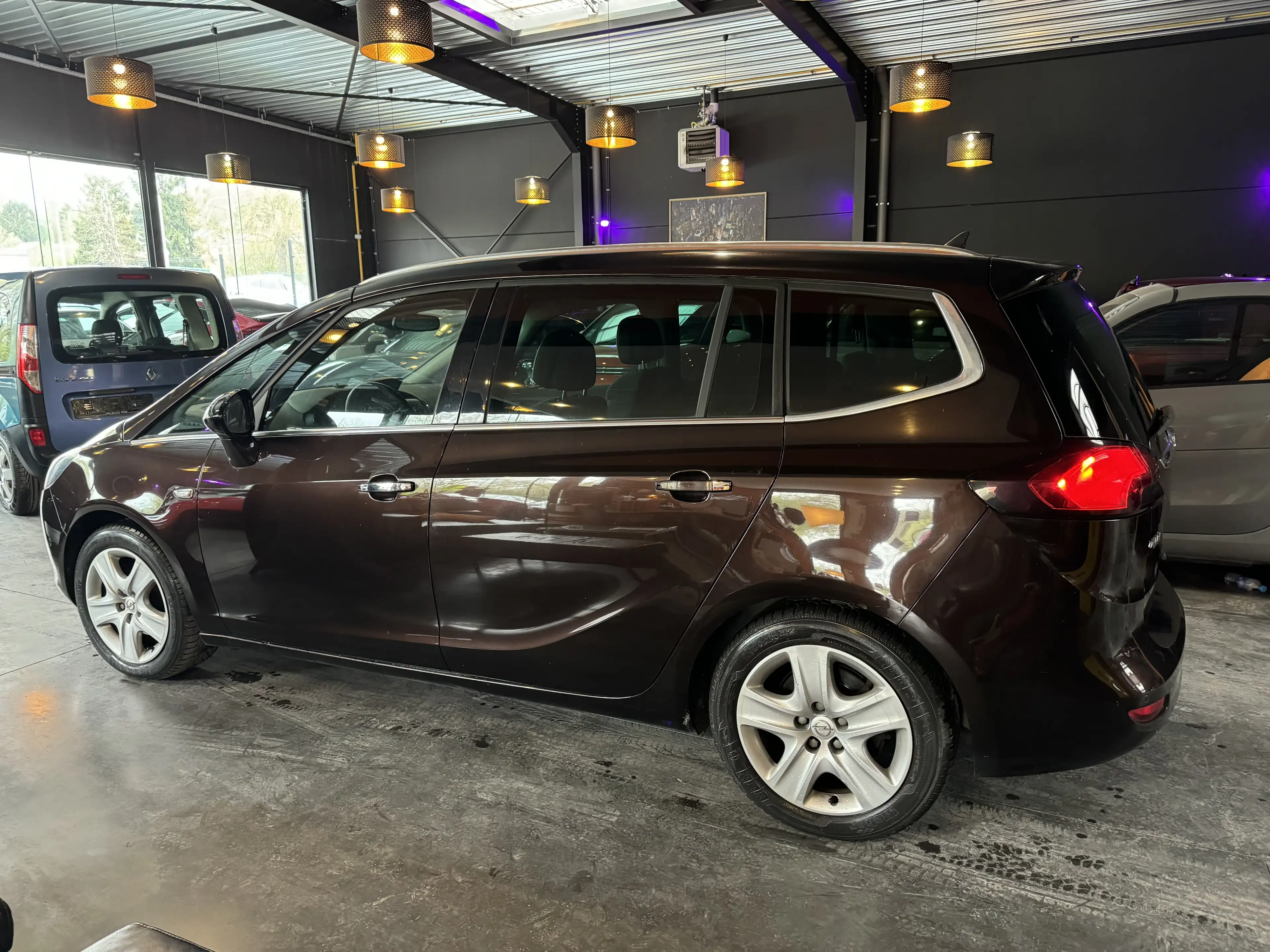 Opel Zafira Tourer 1.4 Turbo AUTOMATIQUE - LIM/REG - A/C - NAV - CAM — photo 5