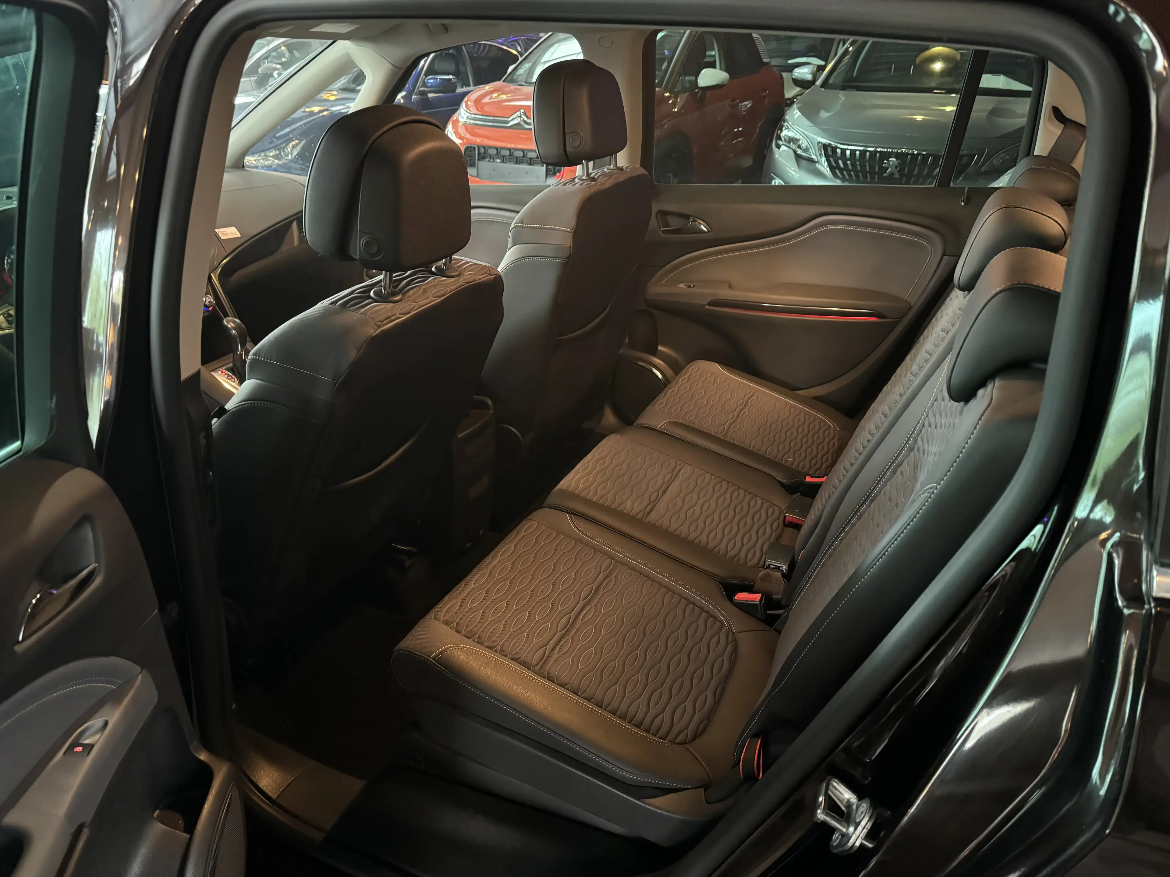 Opel Zafira Tourer 1.4 Turbo AUTOMATIQUE - LIM/REG - A/C - NAV - CAM — photo 12