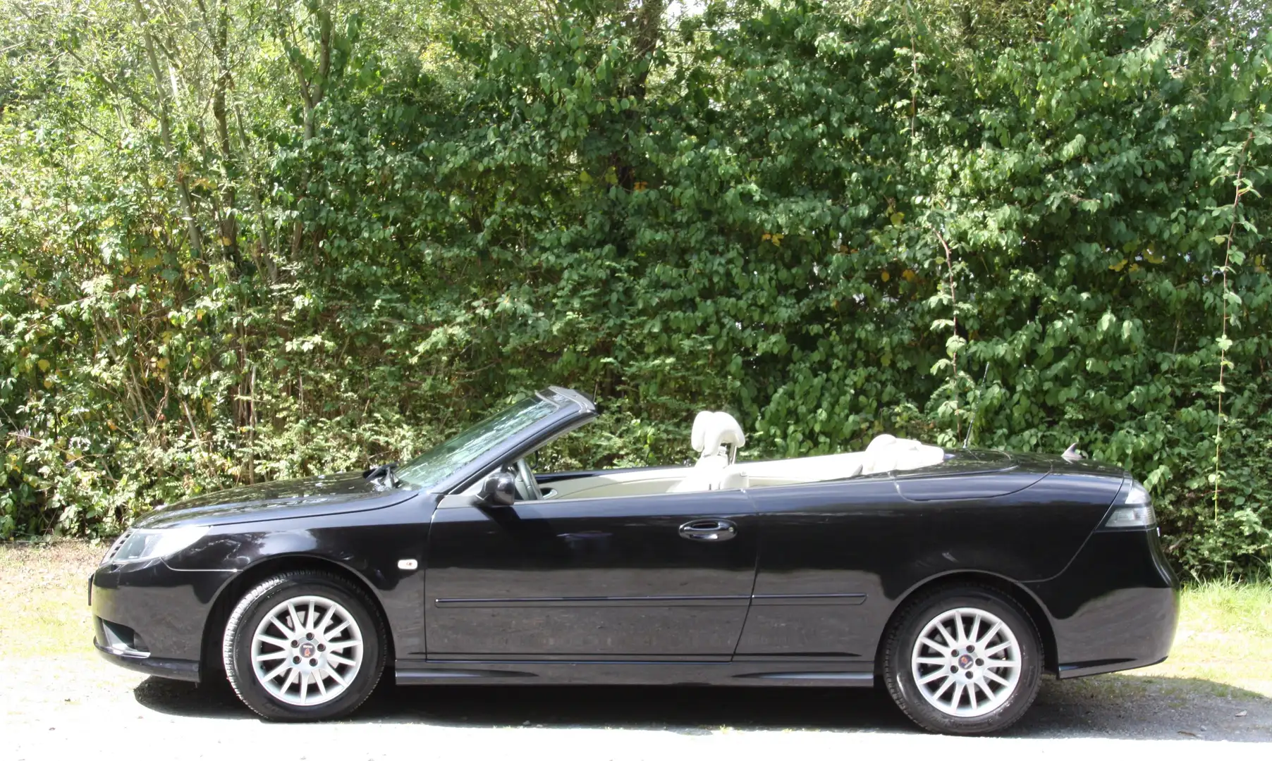 Saab 9-3 2.0t Cabrio Vector Schwarz - 1