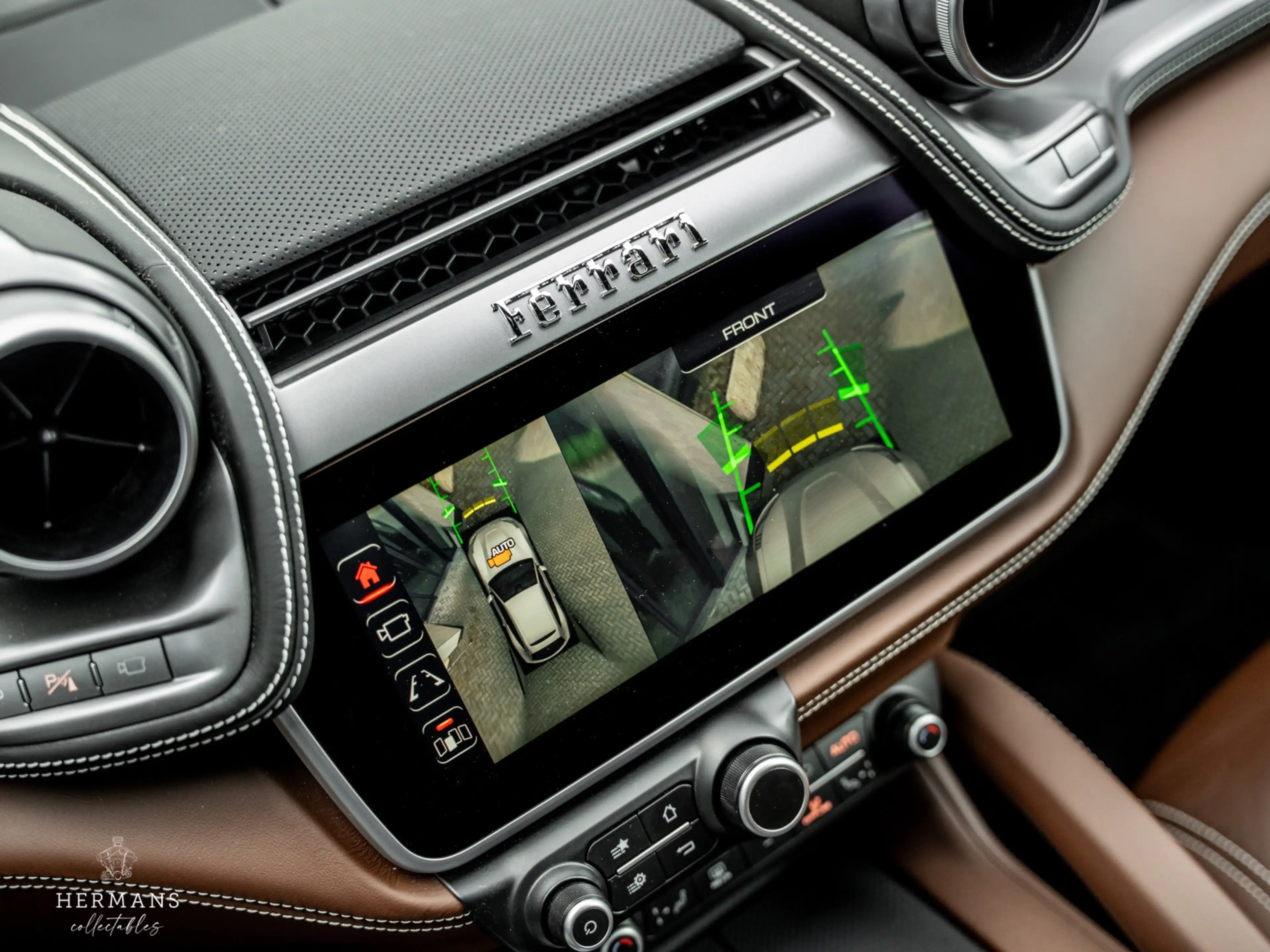 Ferrari GTC4 Lusso GTC4Lusso T 3.9 V8 / Warranty / Passenger Display — photo 30