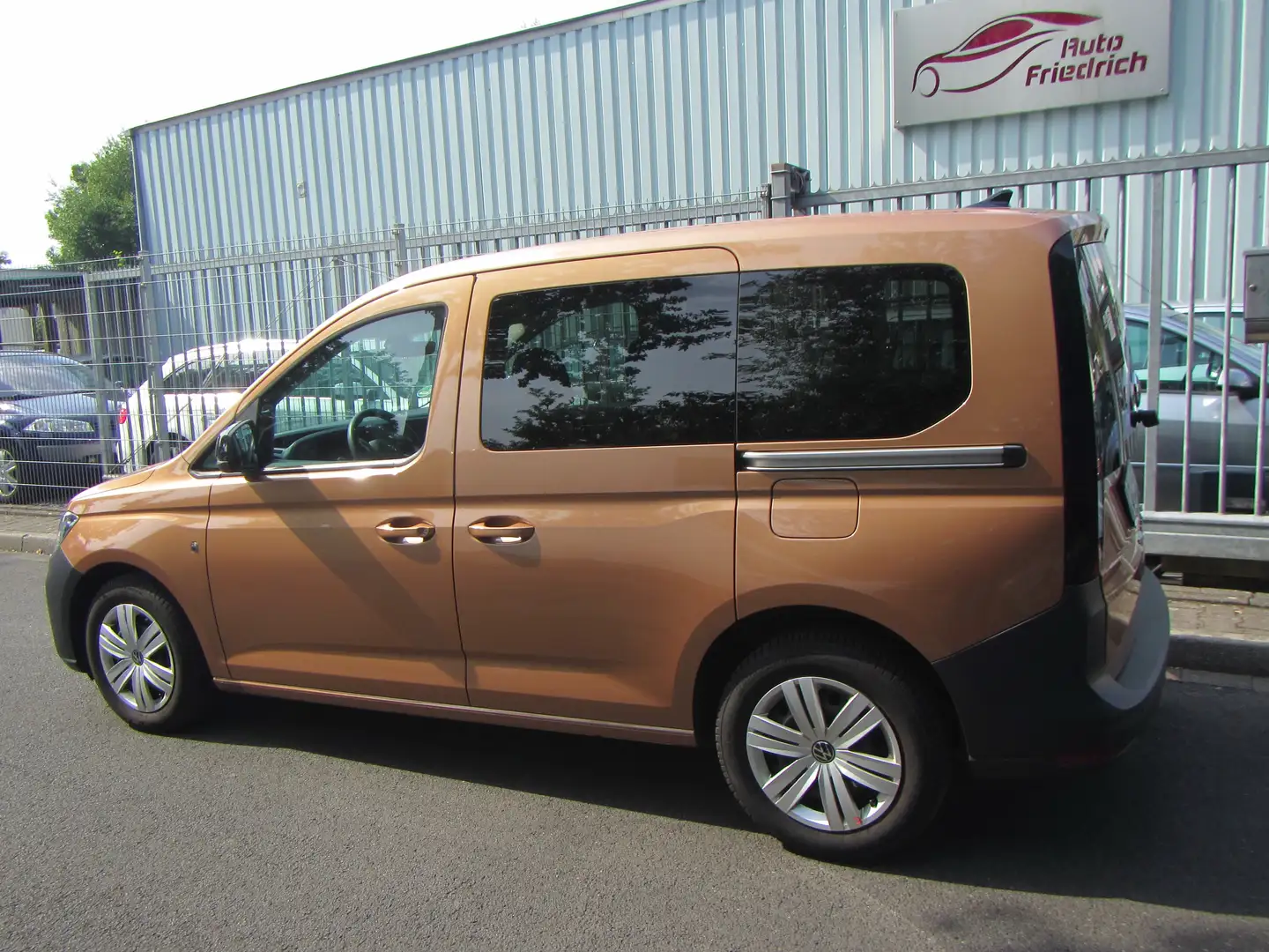 Volkswagen Caddy Basis Bronze - 2