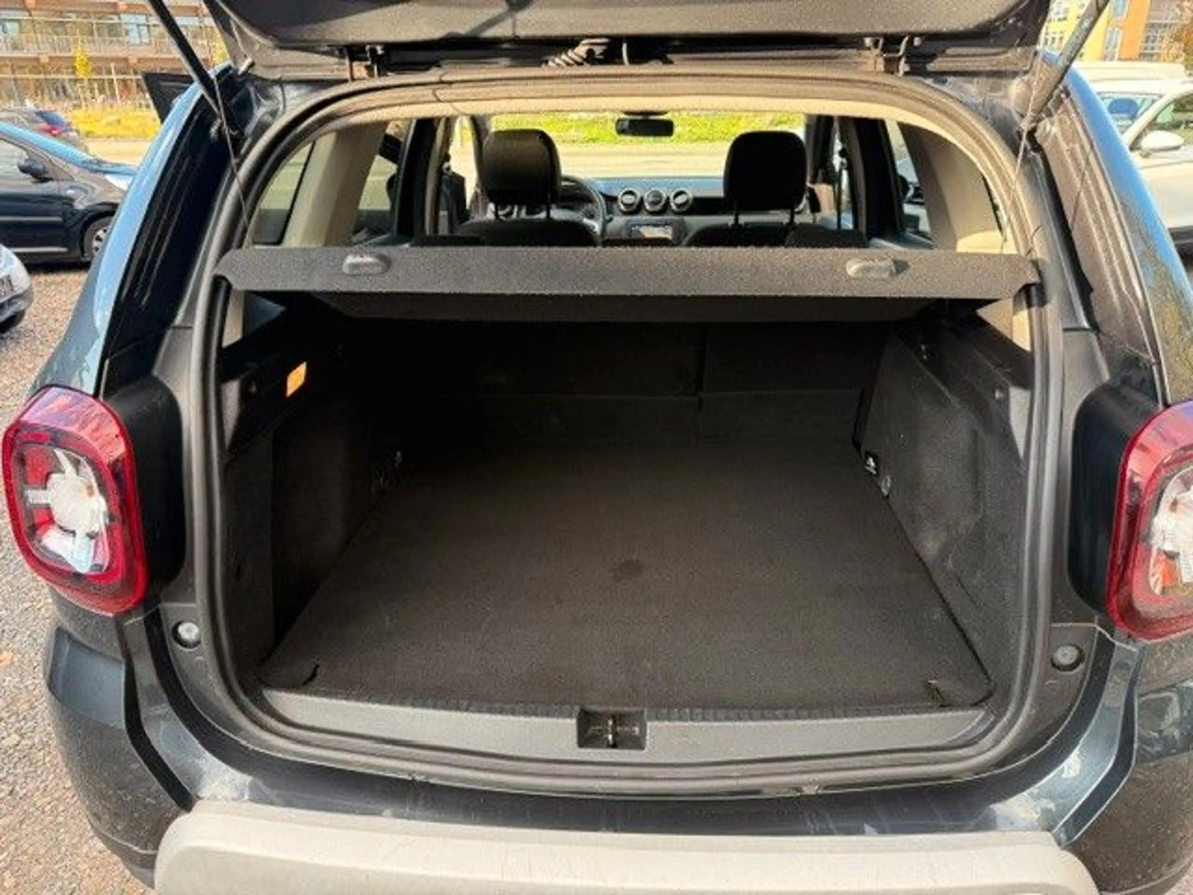 Dacia Duster II Prestige 4WD --Allrad/Navi-- — photo 11